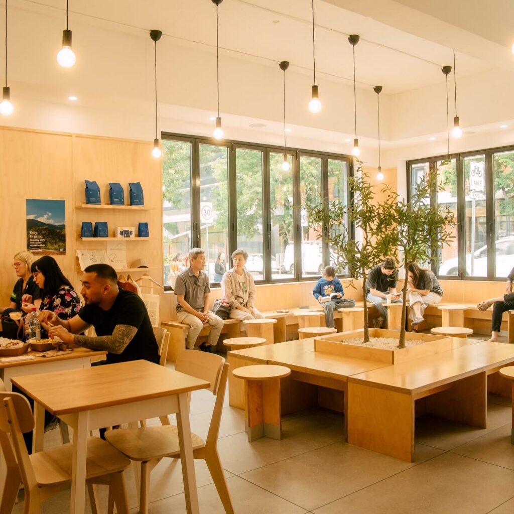 Guests dining together in the Yuku Do dining room
